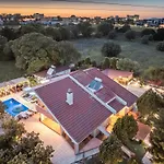 Artzy Villa
